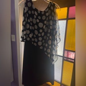 Size medium black dress.